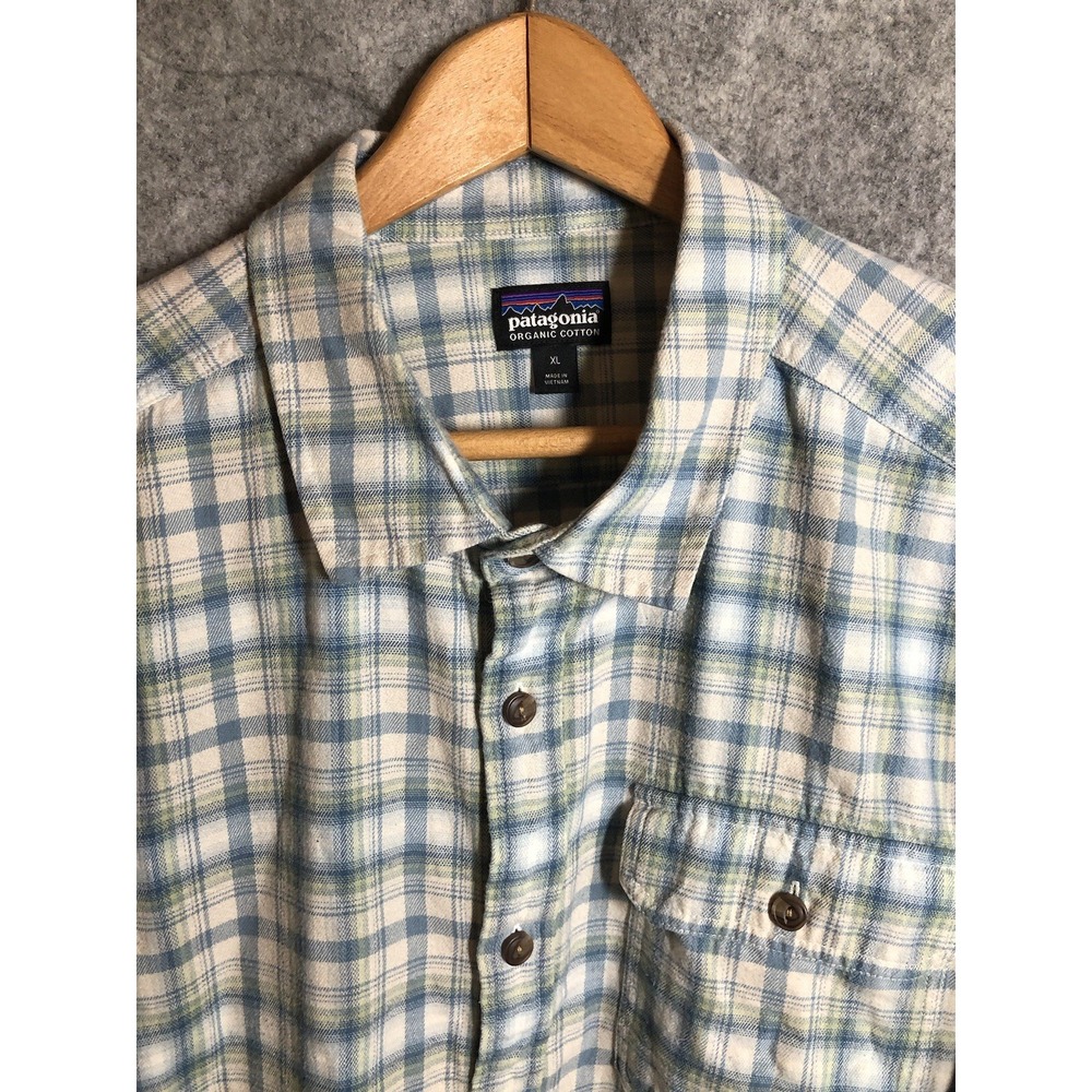 Patagonia Shirt Mens XL Blue Plaid Fjord Flannel Fishing Hiking Camping Outdoors